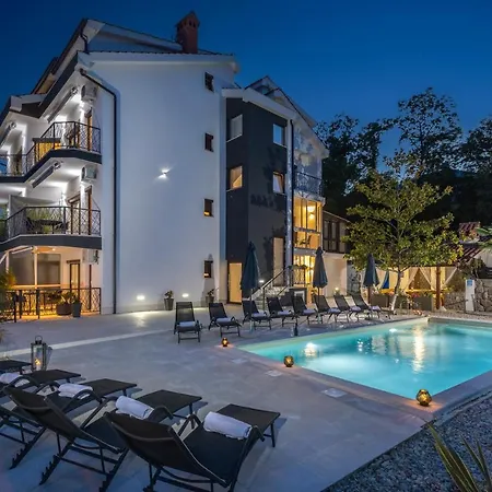 Apartment Adriatic, Rebecca With Heated Swimming Pool, Sew View, Childrens Playground Icici