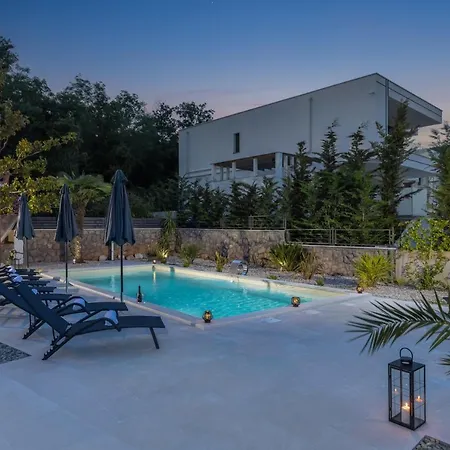 Apartmán Adriatic, App Rebecca With Heated Swimming Pool, Sew View, Childrens Playground, Free Parking *