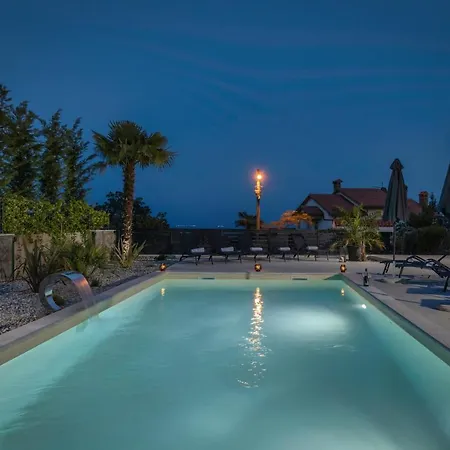 Apartmán Adriatic, App Rebecca With Heated Swimming Pool, Sew View, Childrens Playground, Free Parking