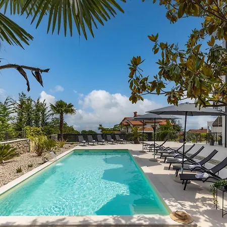 Apartmán Adriatic, App Rebecca With Heated Swimming Pool, Sew View, Childrens Playground, Free Parking Ičići