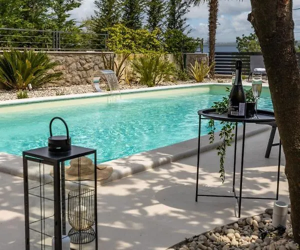 Apartman Adriatic, App Rebecca With Heated Swimming Pool, Sew View, Childrens Playground, Free Parking