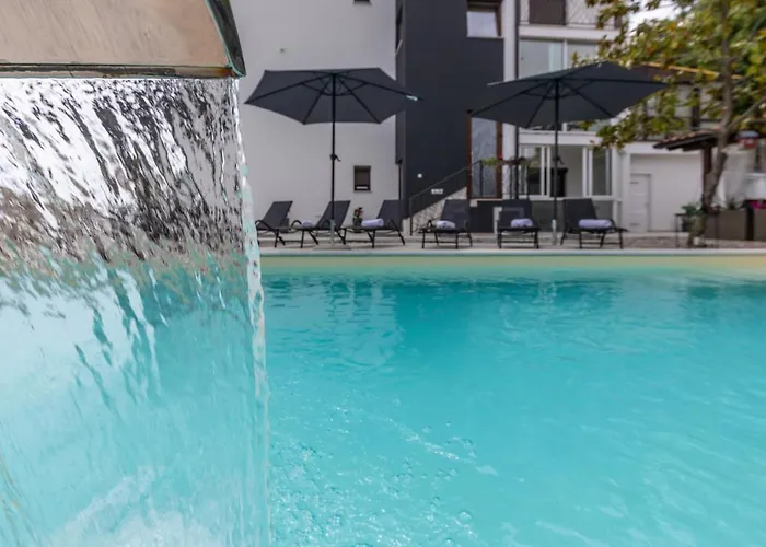 Adriatic, App Rebecca With Heated Swimming Pool, Sew View, Childrens Playground, Free Parking Apartman