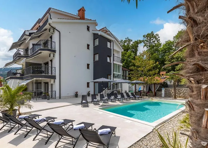Adriatic, App Rebecca With Heated Swimming Pool, Sew View, Childrens Playground, Free Parking Ičići