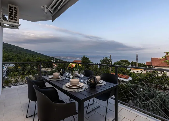 Appartamento Adriatic, App Rebecca With Heated Swimming Pool, Sew View, Childrens Playground, Free Parking Ičići