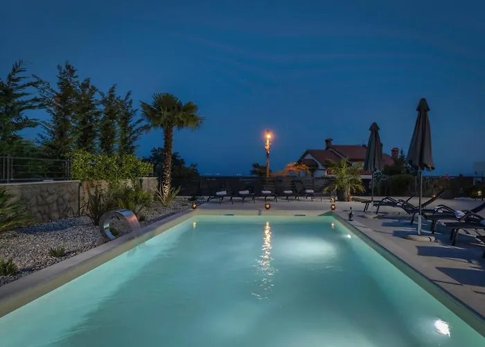 Apartman Adriatic, App Rebecca With Heated Swimming Pool, Sew View, Childrens Playground, Free Parking