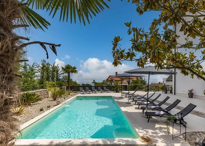 Appartamento Adriatic, App Rebecca With Heated Swimming Pool, Sew View, Childrens Playground, Free Parking Ičići