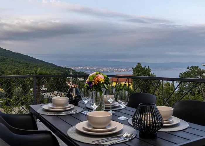 Appartamento Adriatic, App Rebecca With Heated Swimming Pool, Sew View, Childrens Playground, Free Parking Ičići