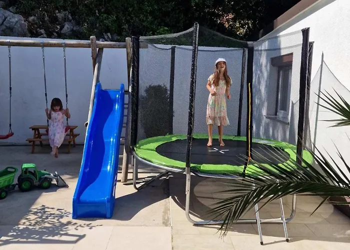 Adriatic, App Rebecca With Heated Swimming Pool, Sew View, Childrens Playground, Free Parking Apartman *